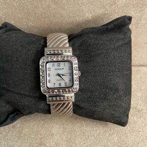 Gossip Silver Tone Quartz Watch works great new batteries take a look